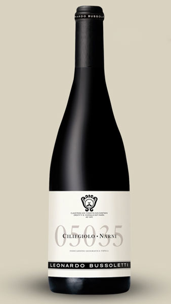 A wine bottle from Leonardo Bussoletti's 05035 line 