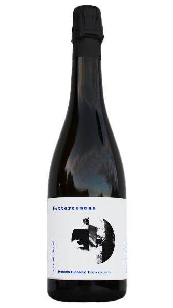 isolated wine bottle photo of Metodo Classico Bianco